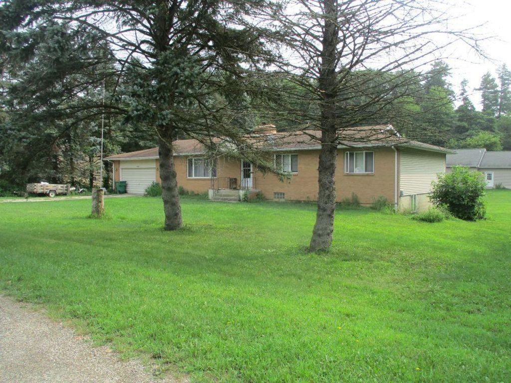 57083 Latgale Road, Fabius township
