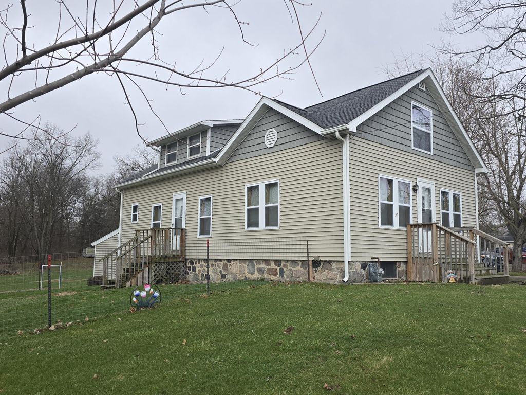 804 E State Street, Colon village