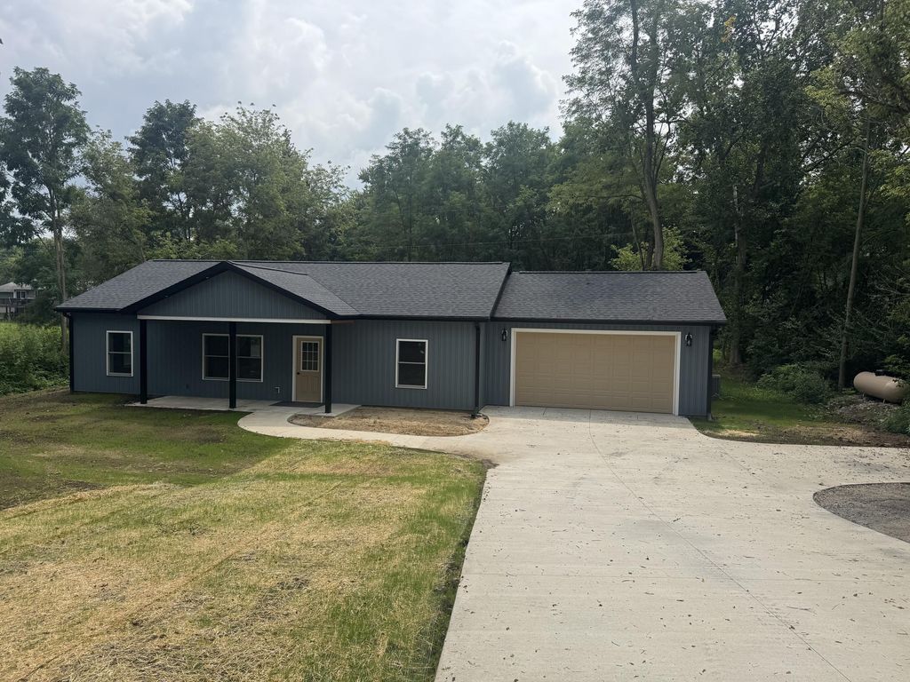 10833 Hoffman Road, Fabius township