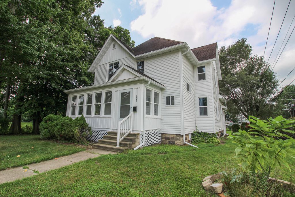 822 N Main Street, Three Rivers