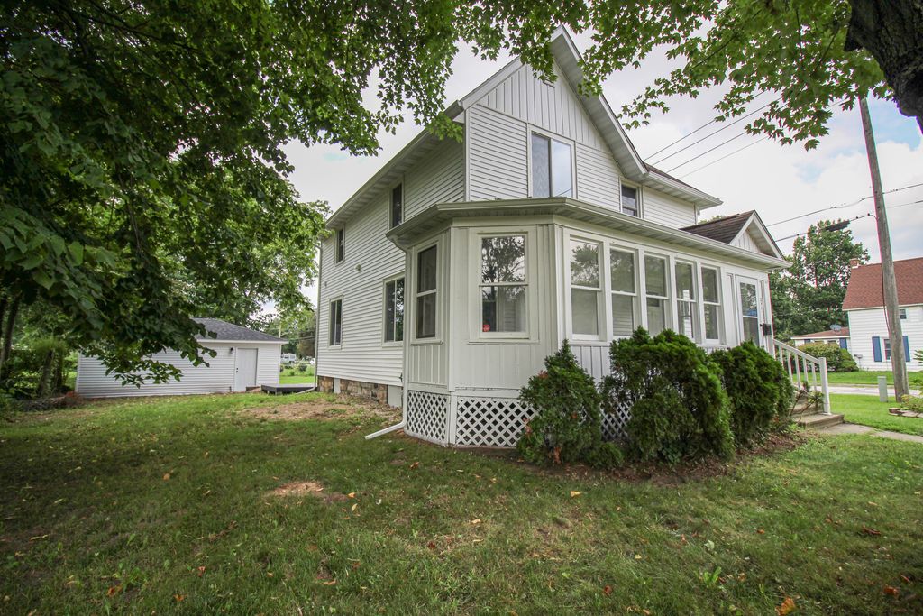 822 N Main Street, Three Rivers city