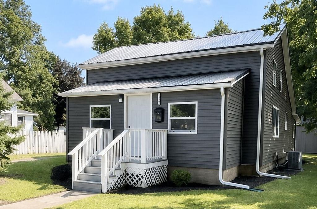 224 Washington Street, Bronson city
