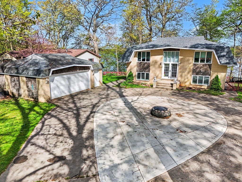 62360 Cond Drive, Porter township