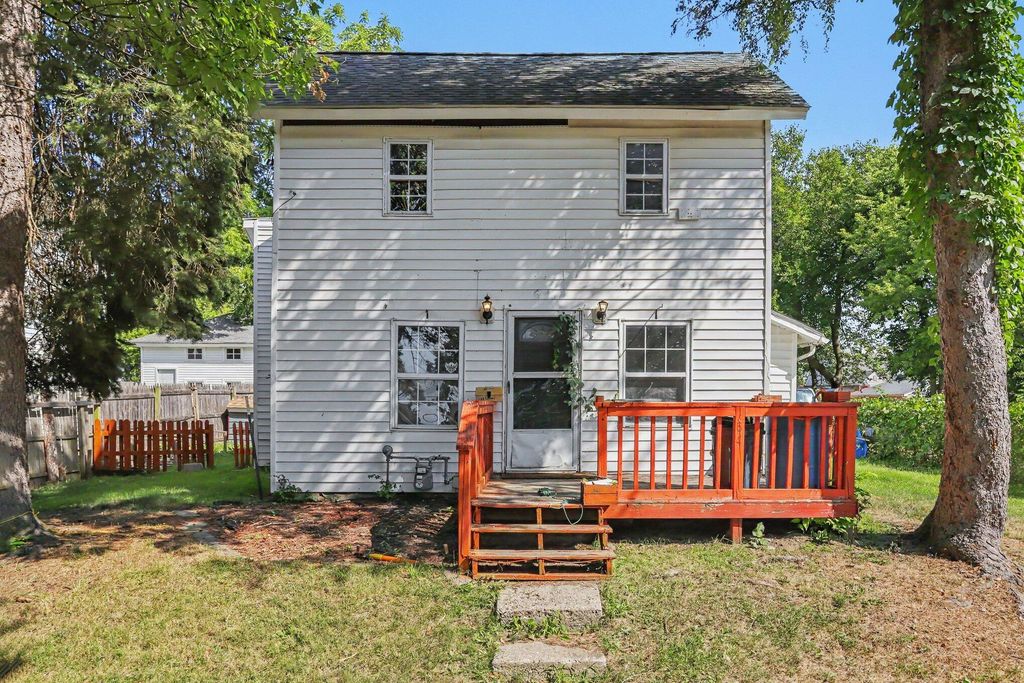 64 Goguac Street W, Battle Creek city