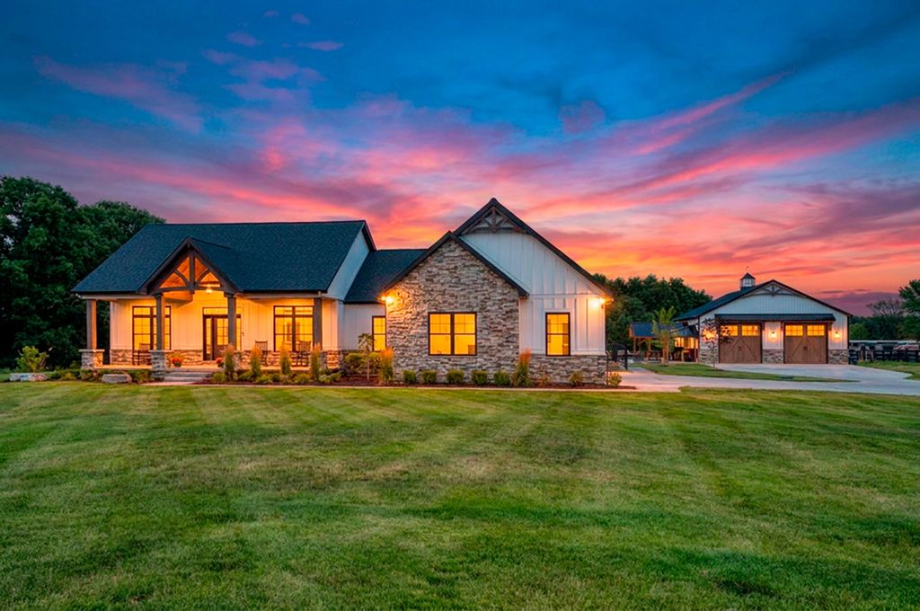 2519 Hadley Road, Elba township