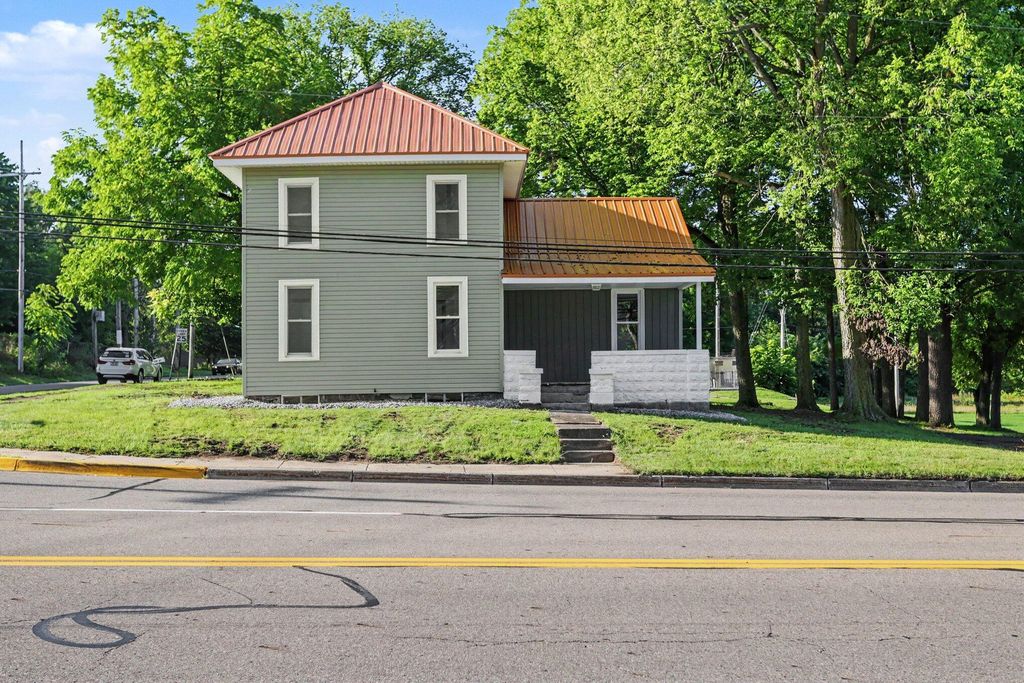 127 South Street, Colon village