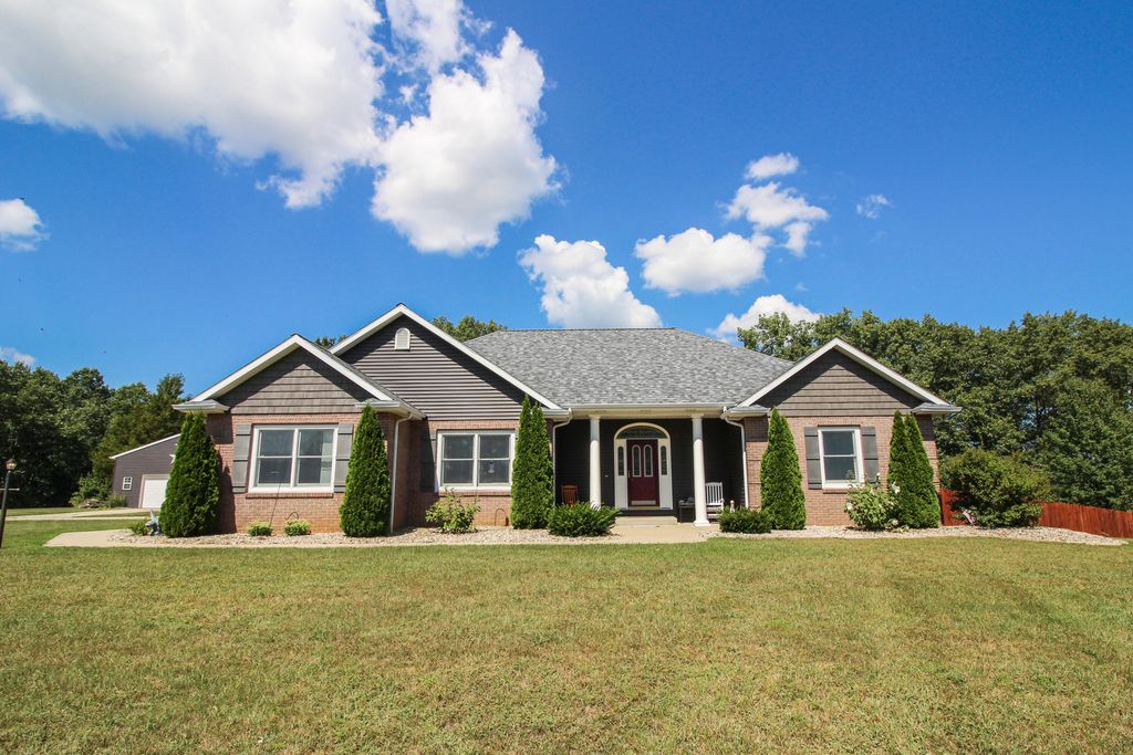 17700 Brad Lane, Lockport township