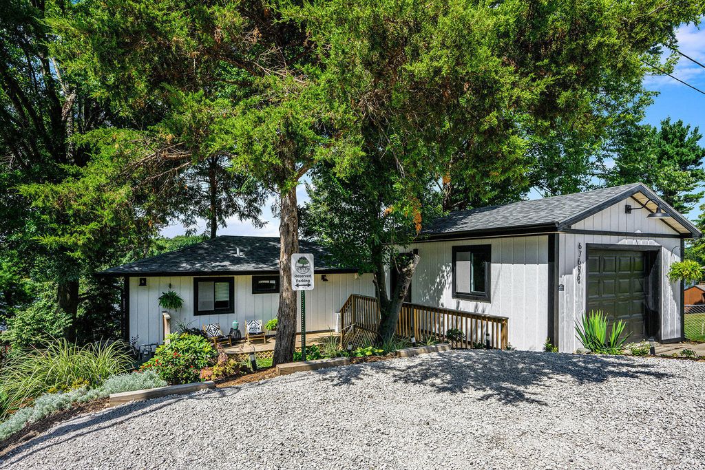 67696 Thunderbird Drive, Sherman township