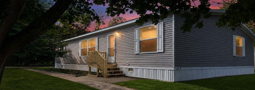 1206 Shiawassee River Road, Three Rivers city