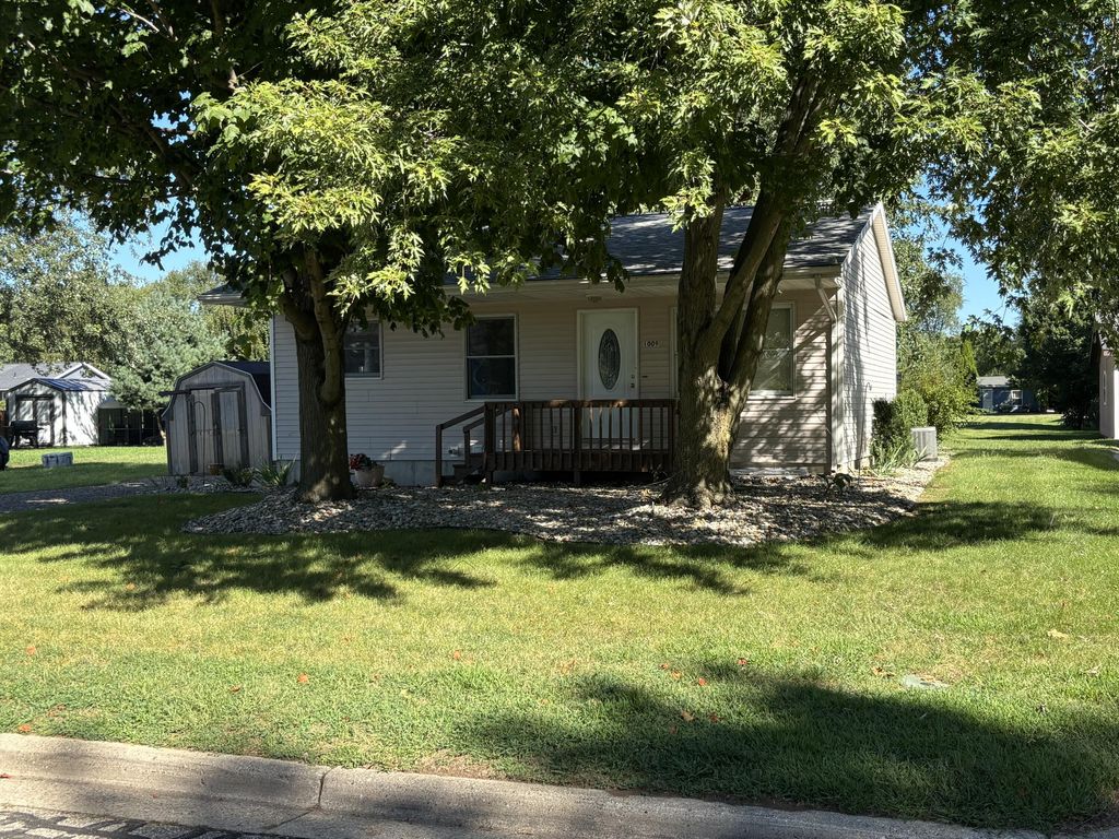 1009 S Ohio Court, Sturgis