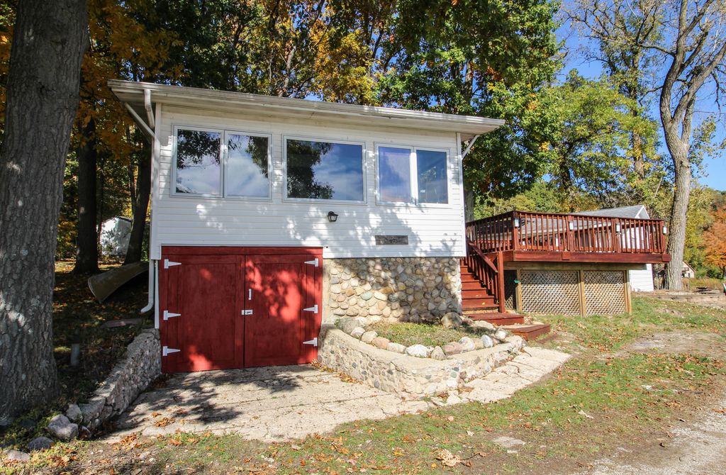 58463 Loop Road, Three Rivers