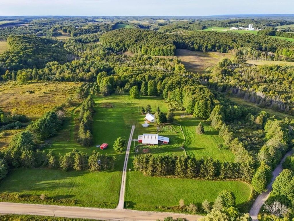 8530 Toad Lake Road, Ellsworth