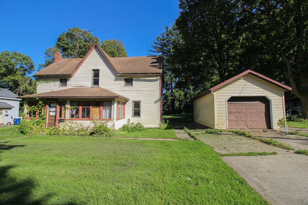 222 N Rowland Street, Cassopolis