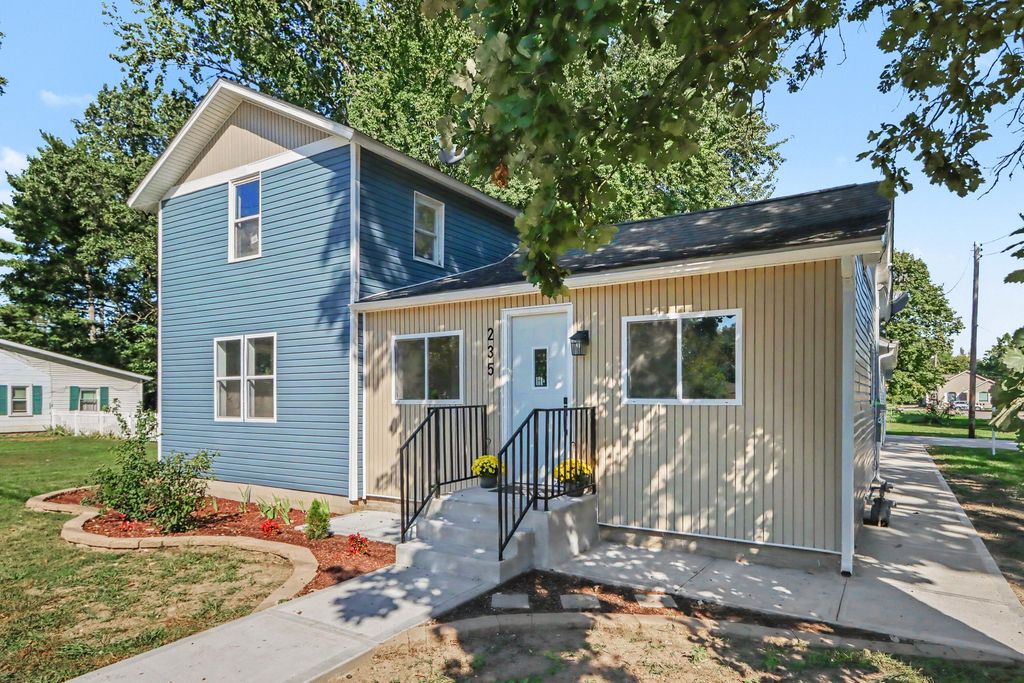 235 E Market Street, Centreville