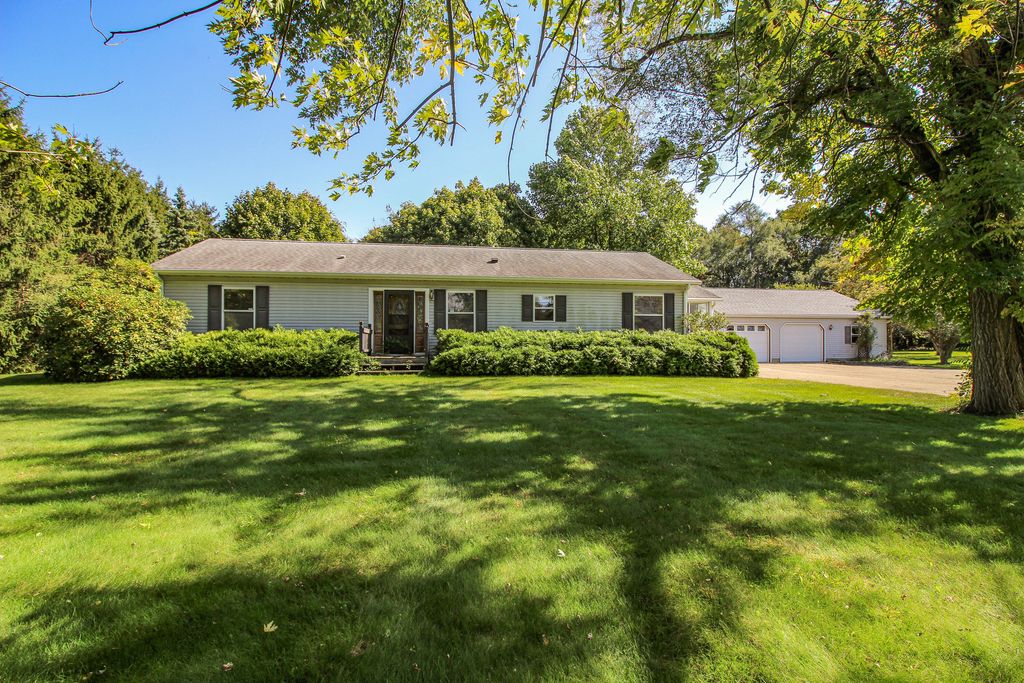 1115 Elm Street, Three Rivers