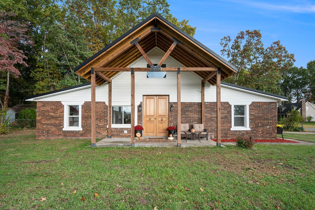 71599 State Line Road, Ontwa township