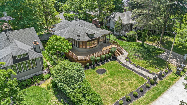 16277 Fourth Street, New Buffalo township