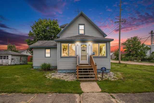 202 Maple Street, Three Oaks village