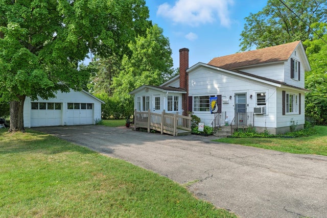 210 Drew Street, Paw Paw village