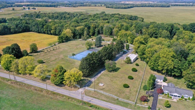 5563 Spring Creek Road, Three Oaks township