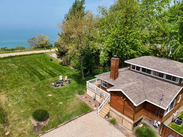 643 Lakeshore Drive, Casco township