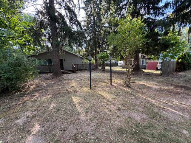 15943/45 Lakeshore, Chikaming township