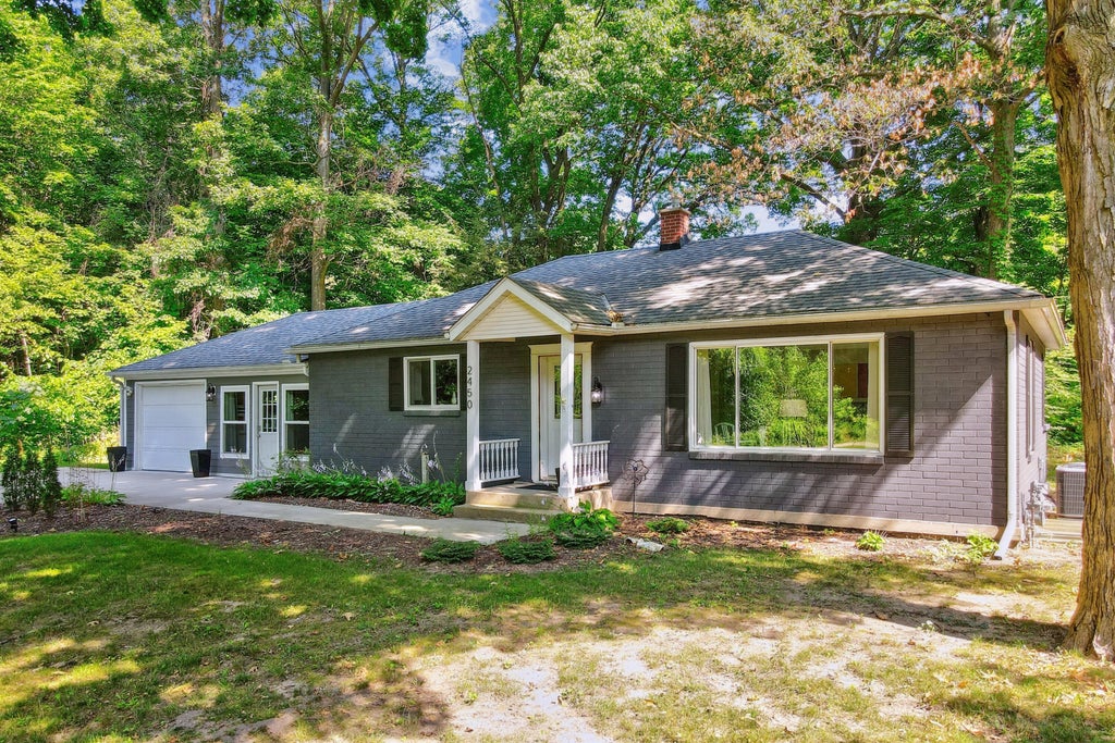 2450 Blue Star Highway, Saugatuck township