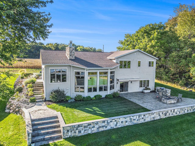 22533 Davis Drive, Mendon township