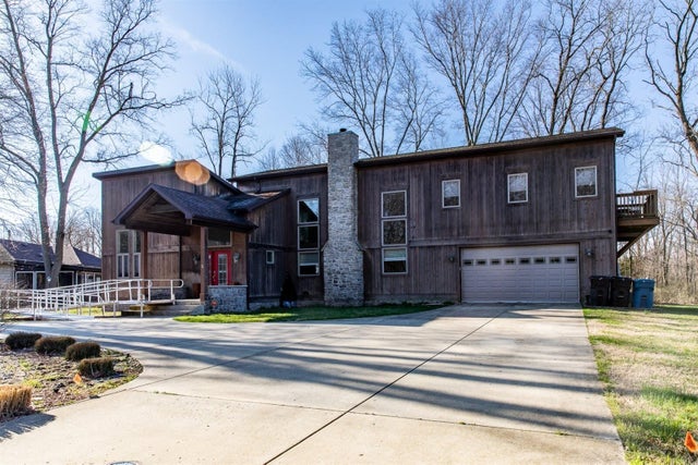 15445 Lakeshore Road, Chikaming township