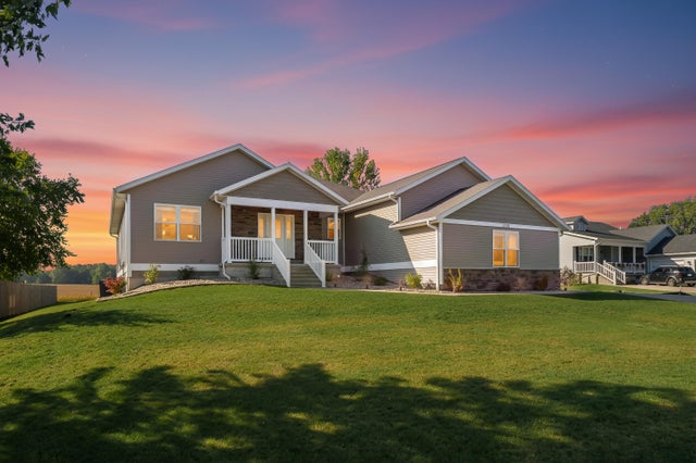 1720 Carlisle Drive, Royalton township
