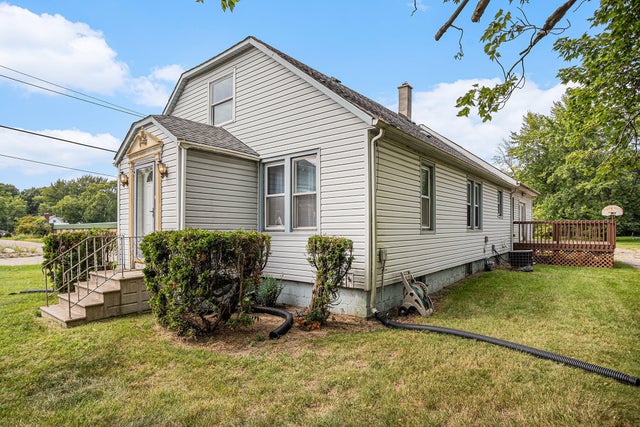 1435 E Empire Avenue, Benton charter township