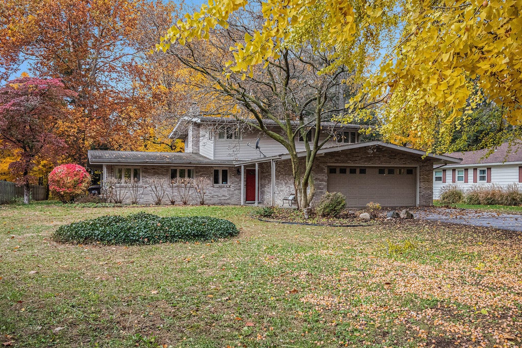 4474 Tanglewood Trail, Royalton township