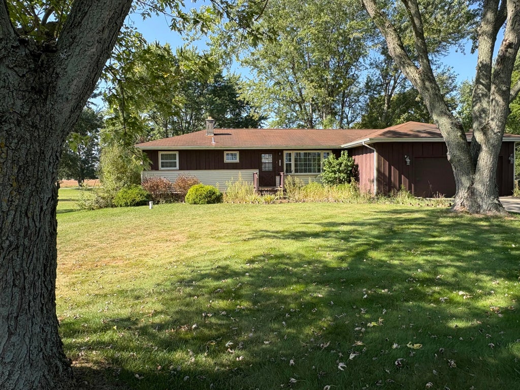70954 Elkhart Road, Ontwa township