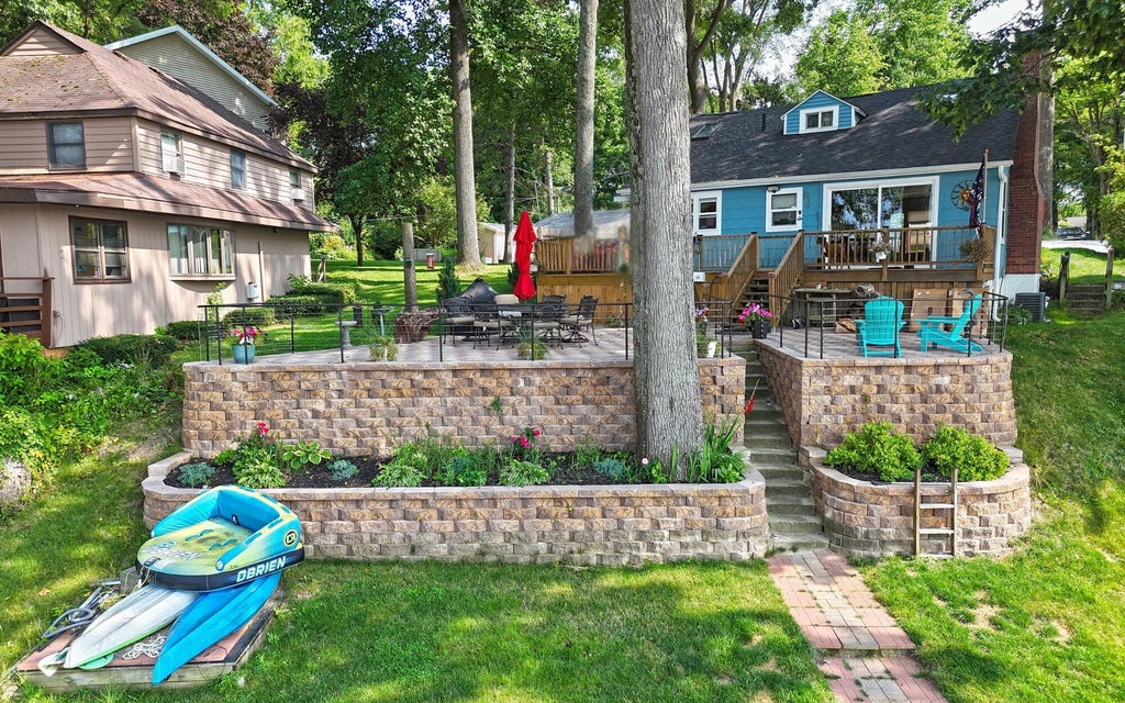 67050 95th Avenue, Keeler township