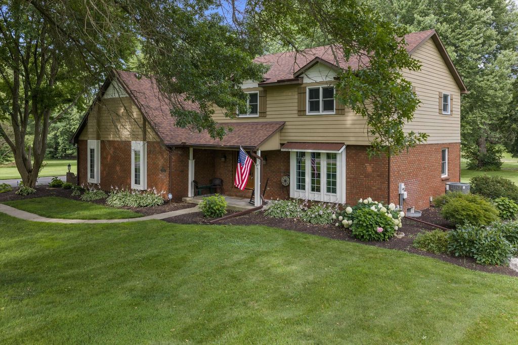 22279 Loupee Drive, LaGrange township