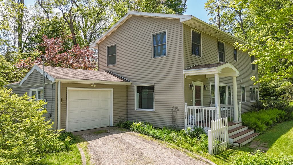 61100 Quinnesec Road, Penn township