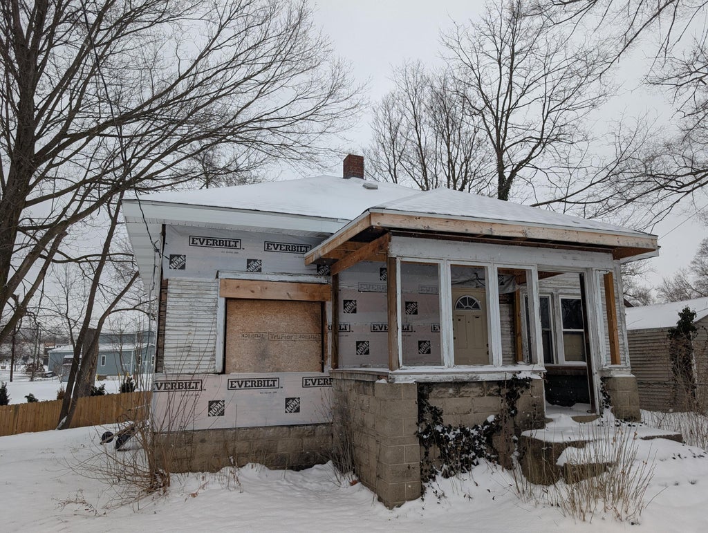 107 E Chicago Street, Buchanan city