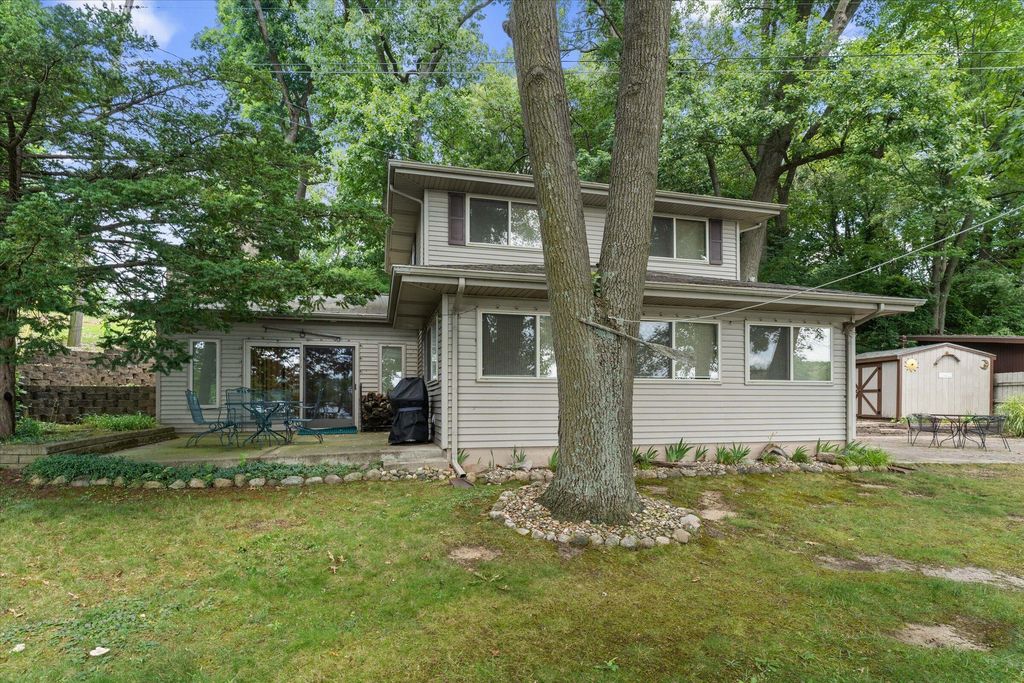 51000 Maple Road, Marcellus township