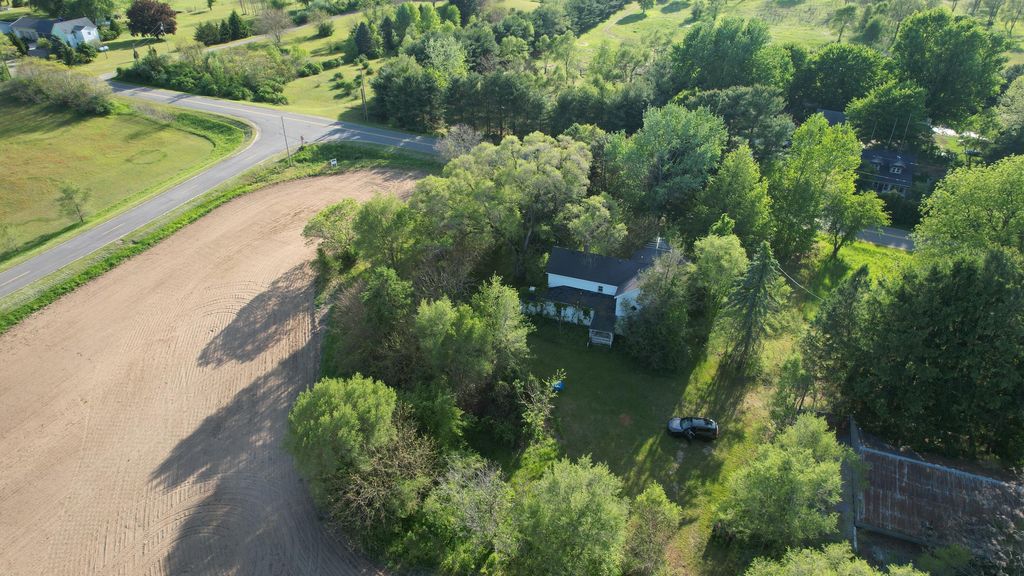 545 Biastock Road, Bainbridge township