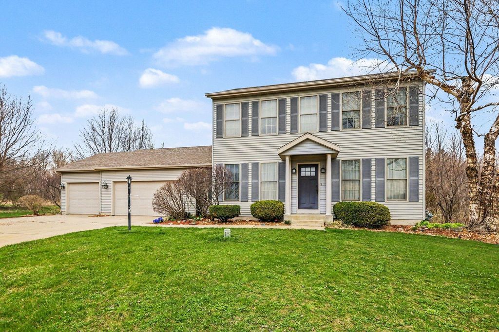 2233 Suncrest Breeze, Oronoko charter township