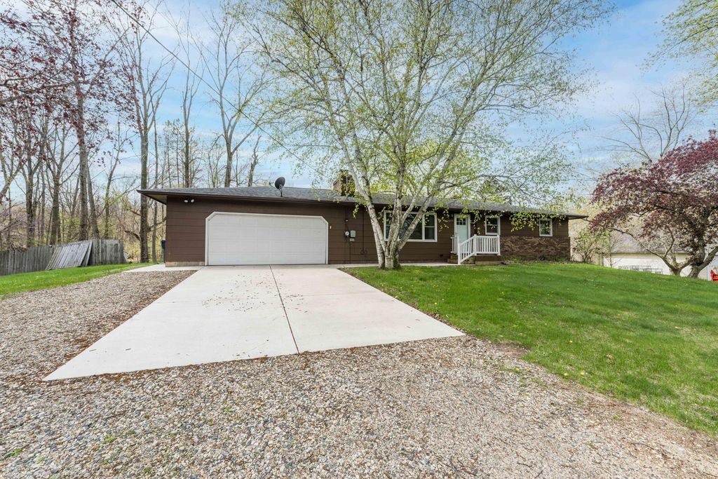 22977 Grandeur Avenue, Mattawan village
