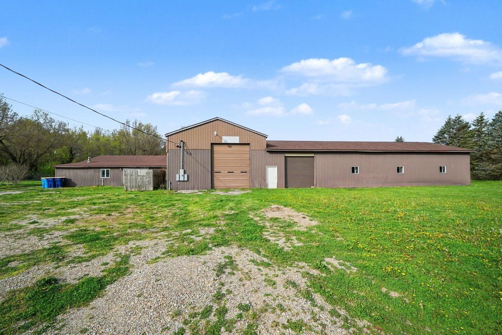 8612 Stevensville Baroda Road, Baroda township