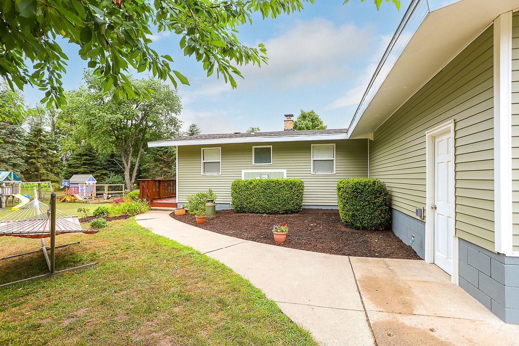 2640 67th Street, Geneva township