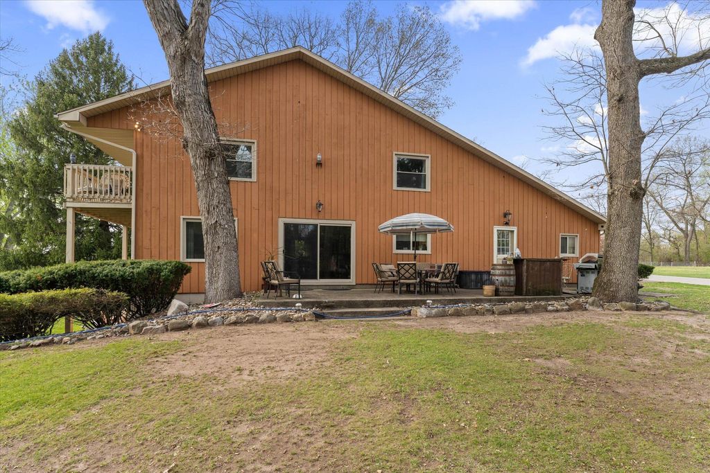 70328 Lakeview Drive, Ontwa township