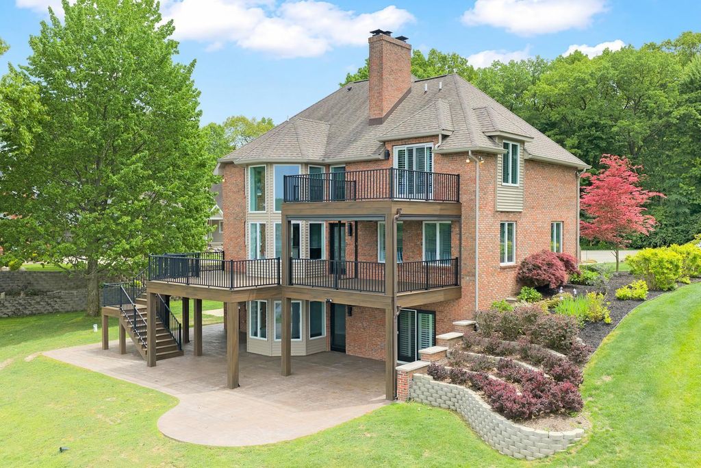 10436 Kings Point Drive, Fabius township