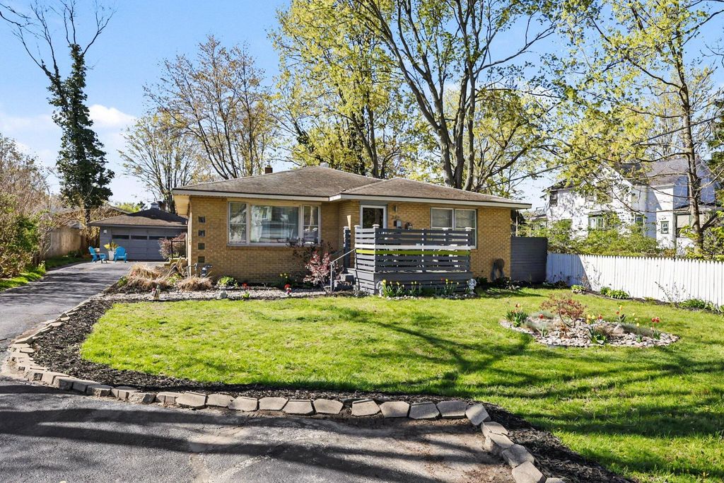 342 E Napier Avenue, Benton charter township