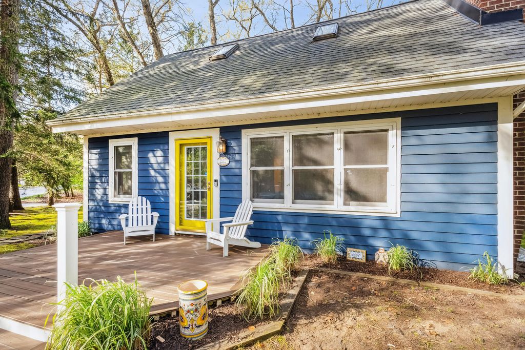 4160 Comanche Trail, Michiana village