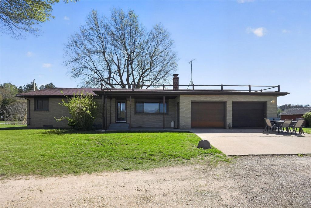 3262 W Wagner Road, Weesaw township