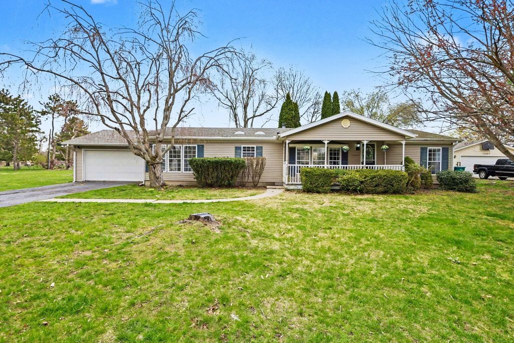10283 S Arrowhead Drive, Oronoko charter township