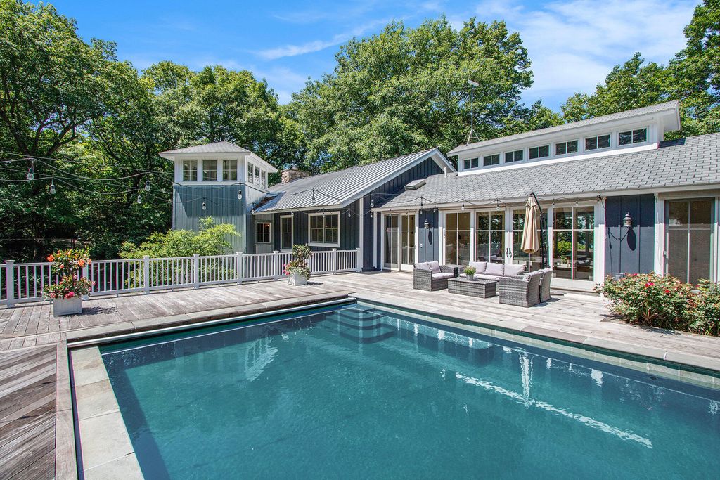 4893 Wildwood Drive, Lake charter township